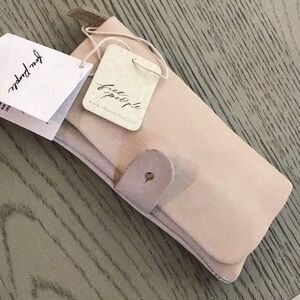 Free People wallet
